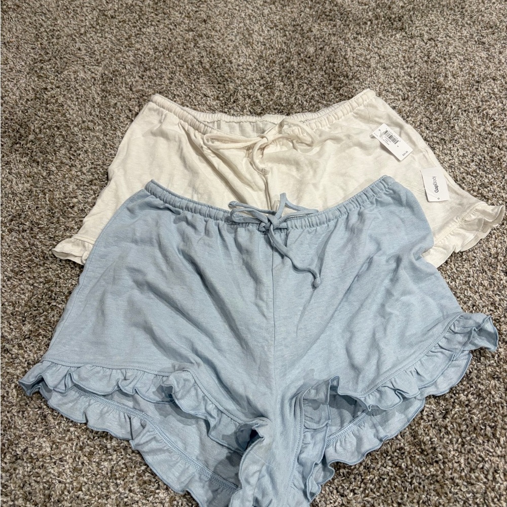 GAP Women's Ruffled Pajama Shorts - Light Blue and Cream